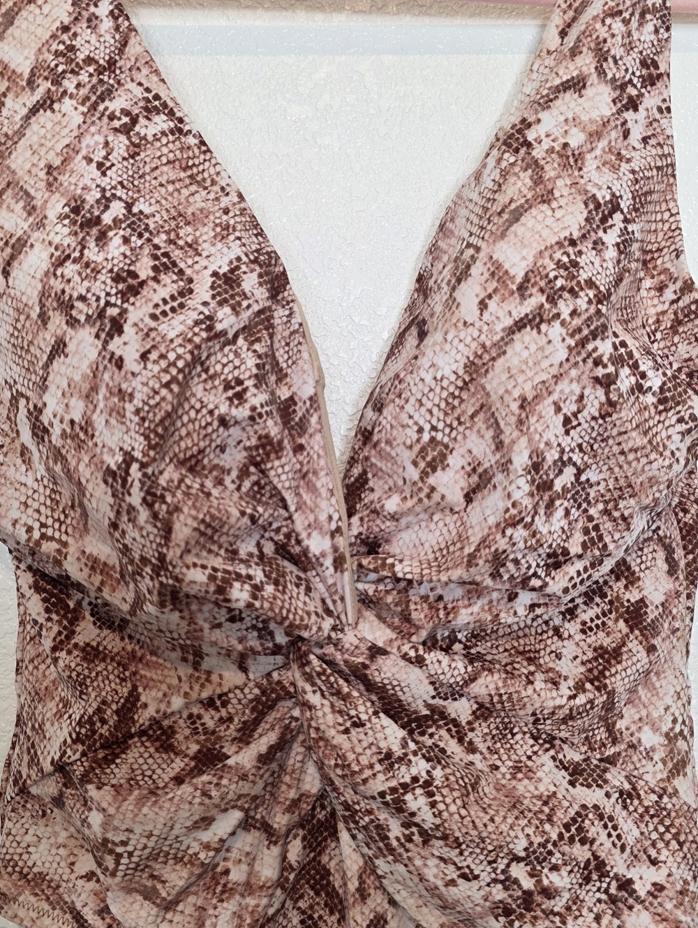 Victoria Secret Twist Plunge Sexy One-piece Swimsuit Snakeprint NWT Size Large - Picture 8 of 13